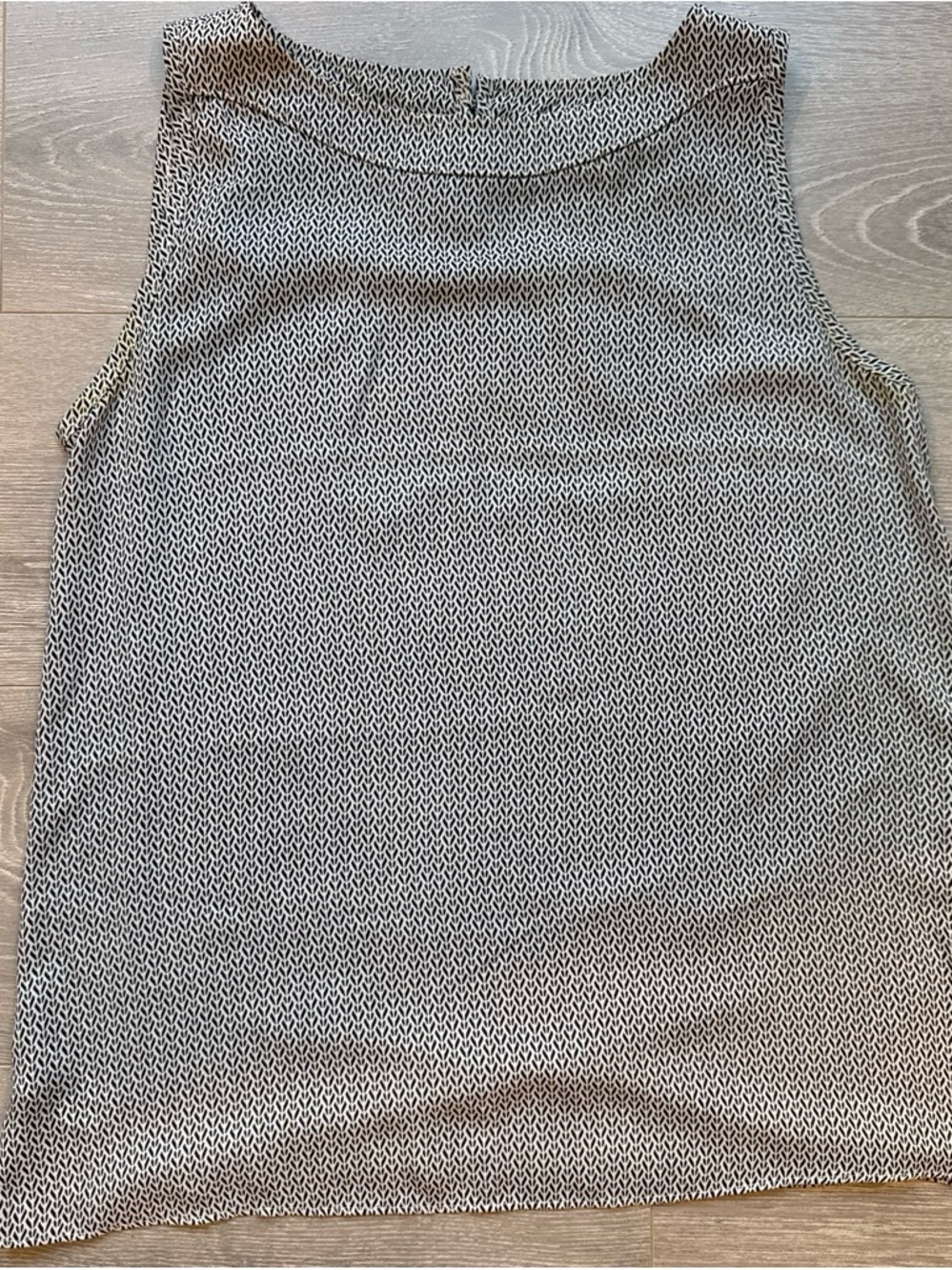 LOFT Black and White Sleeveless Patterned Blouse